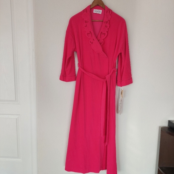 Vintage Vanity Fair Hot Pink Robe   Deadstock Size Meduim Petite - Picture 1 of 9